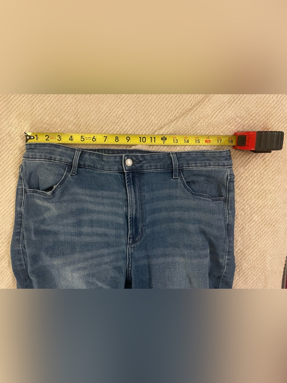 Old Navy Women's High-Rise, Straight Plus Size Jeans, Size 16 short - Picture 3 of 9